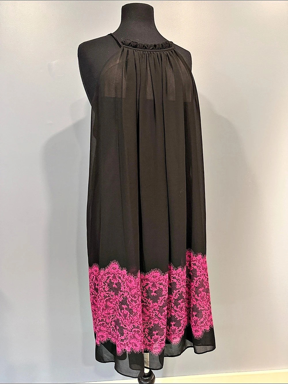 maxandcleo Black Pink Floral Maxi Dress Size XL Like New
